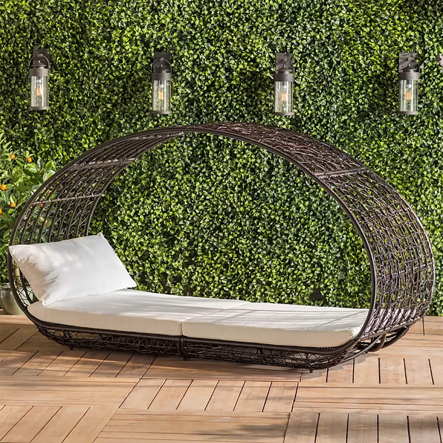 Alora Large 2-Person Abigal Outdoor Wicker Daybed With Aluminum Frame And Cushions